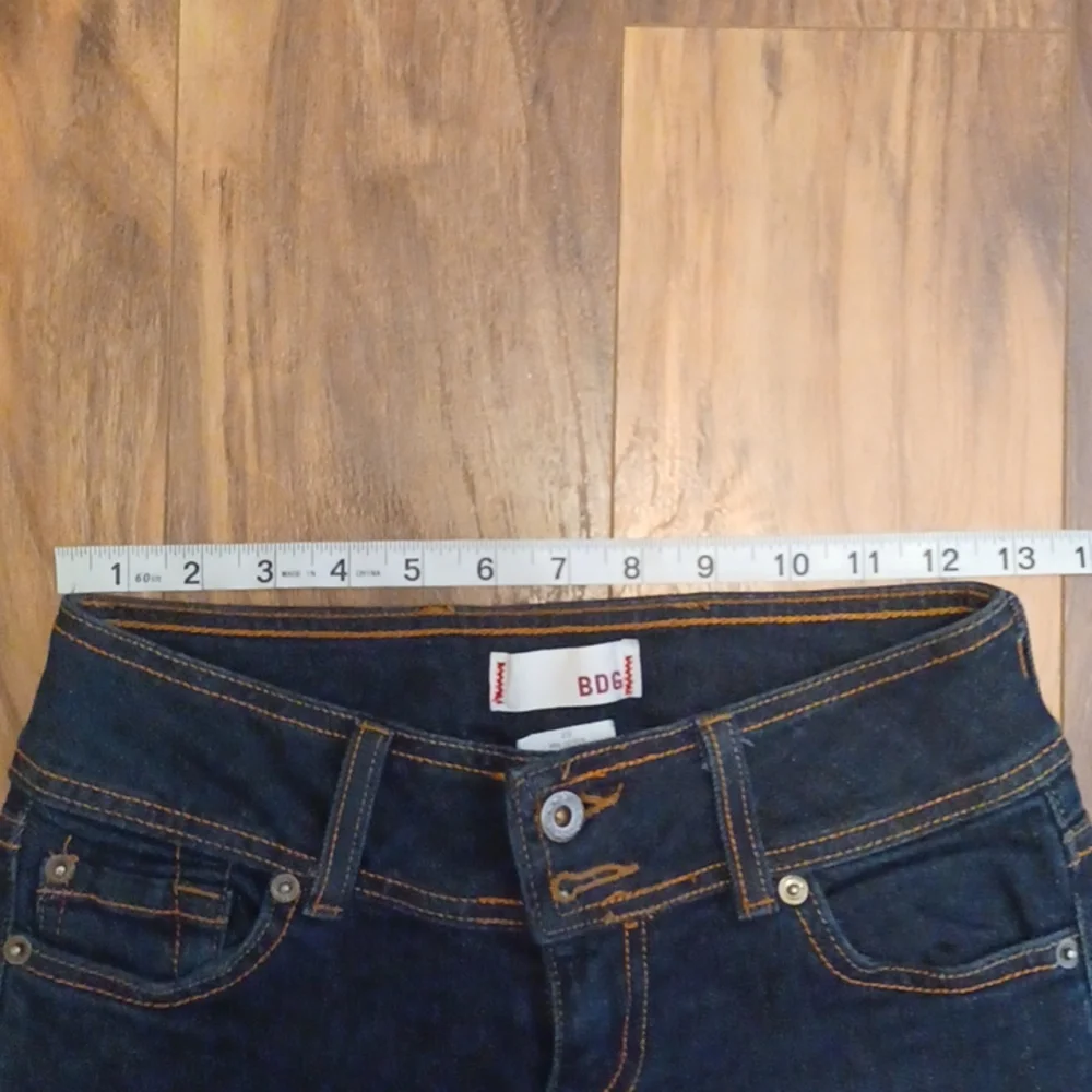BDG Jeans Size 25 98% Cotton 2% Spandex Made U.S.A. Dark Blue Flare Jean - Picture 8 of 12